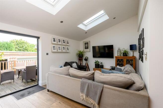 3 bed Semi-Detached for sale Image 5
