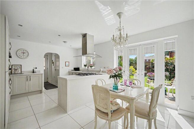 4 bed Detached for sale Image 2
