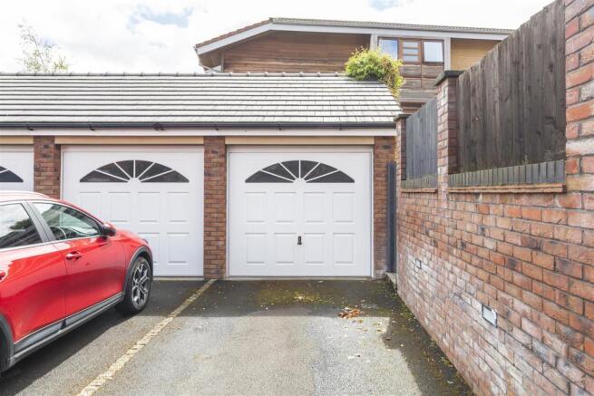 Garage & Parking