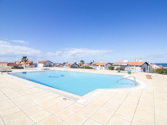 2 bedroom resale bungalow + large communal pool + white goods + air-conditioning + furnished Image 9999 3