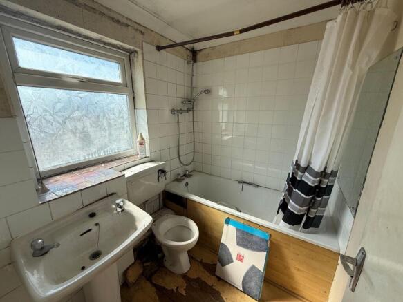 45, Belgrave Road, Billericay, CM12 photo 5