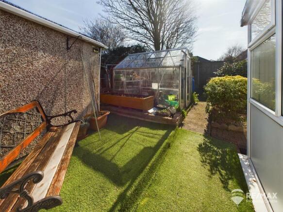 Rear Garden (5).jpg