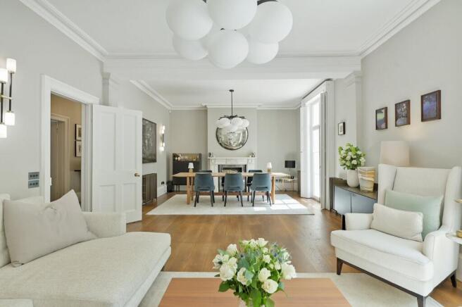 Sitting/Dining Room