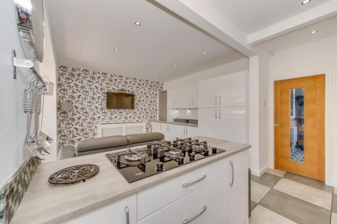 3 bed Semi-Detached for sale Image 5