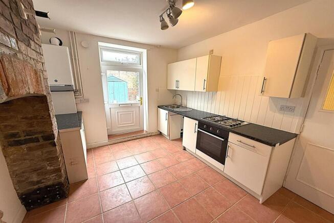 Kitchen 3rd.jpg