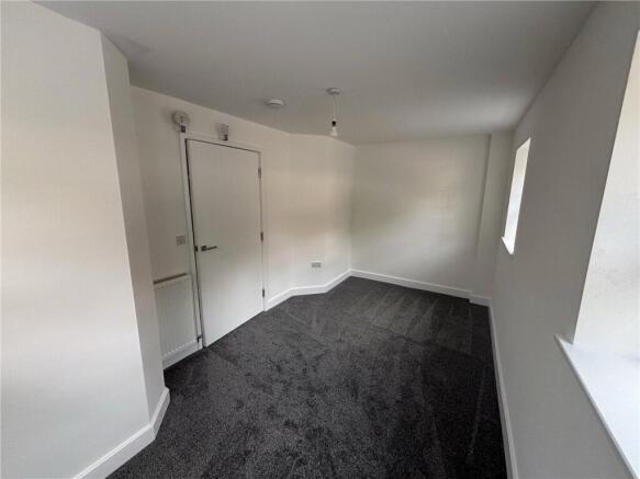 2 bed End of Terrace to rent Image 6