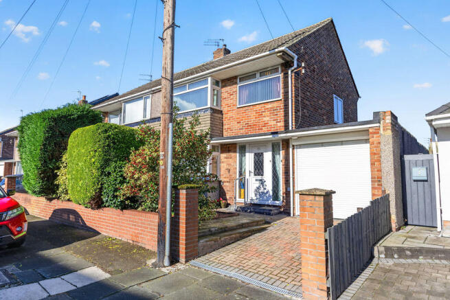 3-bed semi-detached on Barras Avenue West, Blyth, £170,000