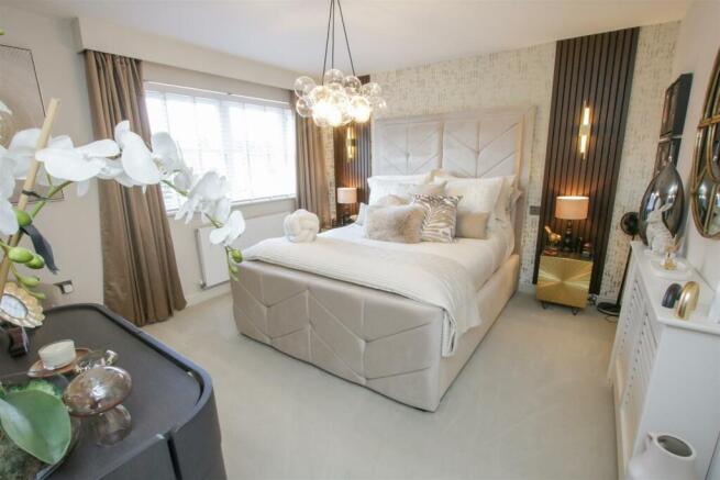 PRINCIPAL BEDROOM
