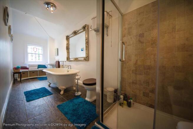 EN SUITE