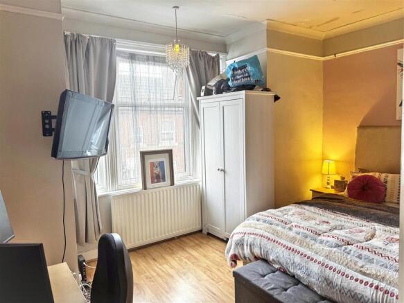3 bed Semi-Detached for sale Image 5