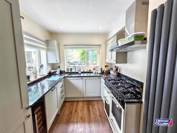 3 bed Semi-Detached for sale Image 6