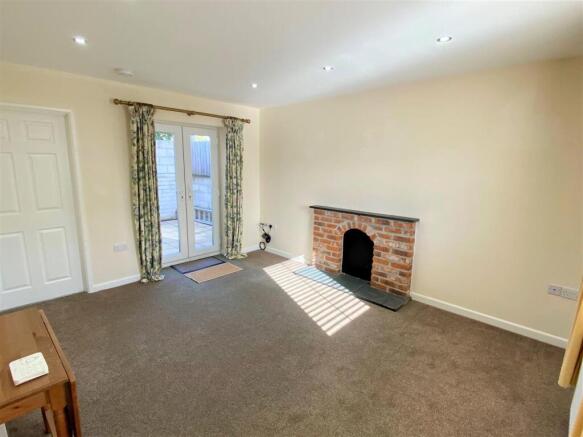 213a Henver Road Lounge