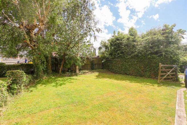 2 bed Apartment to rent Image 12