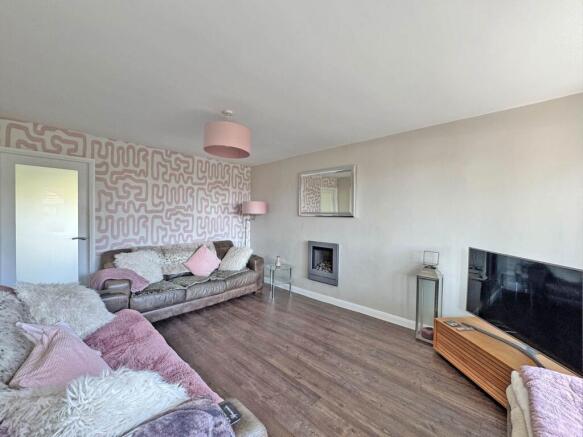 4 bed Detached for sale Image 5