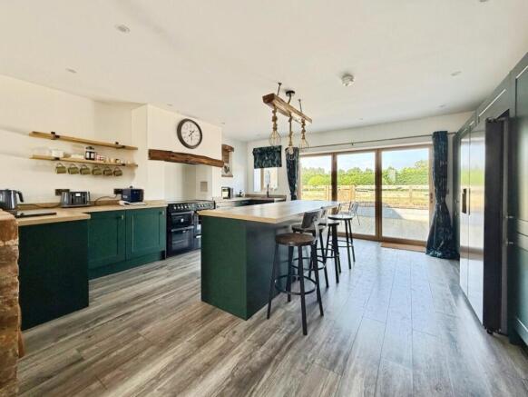 3 bed Detached for sale Image 11