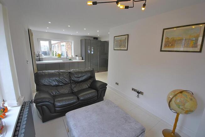 4 bed Detached for sale Image 10