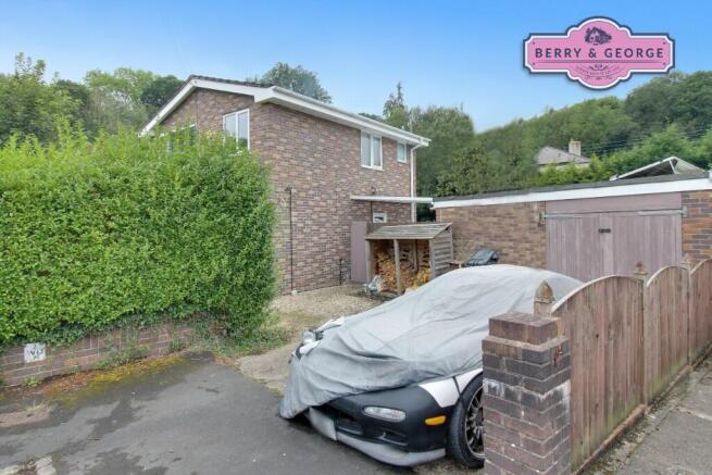 GARAGE / WORKSHOP