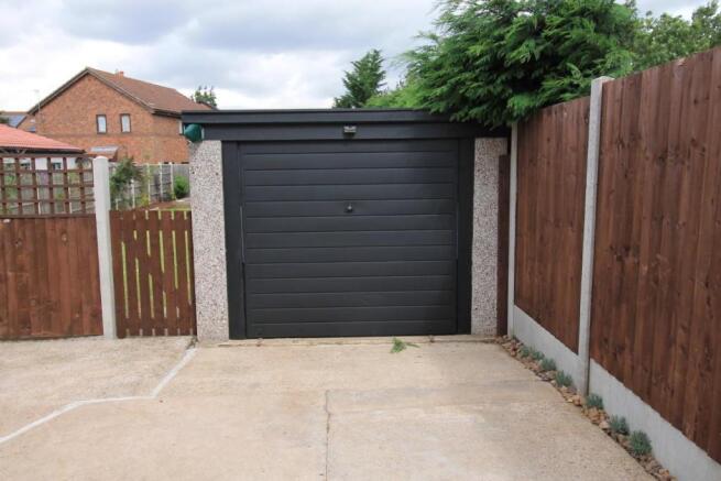 GARAGE/ WORKSHOP