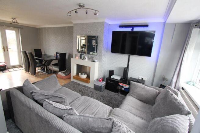 Lounge/Dining ...