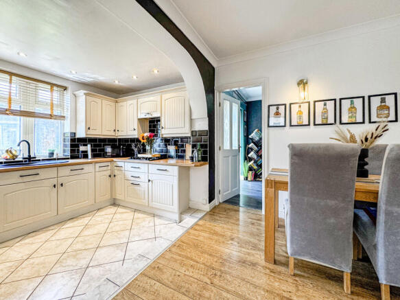 3 bed Semi-Detached for sale Image 7