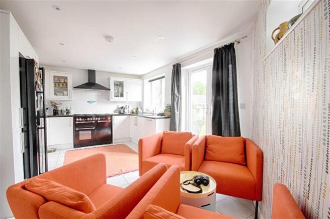 KITCHEN/BREAKFAST ROOM