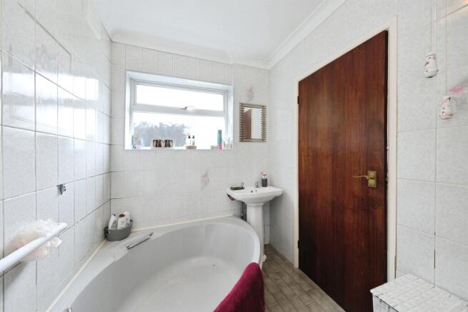 3 bed Semi-Detached for sale Image 8