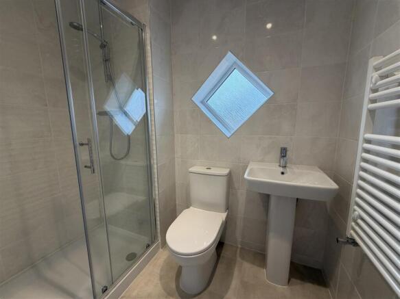 3 bed Semi-Detached to rent Image 12
