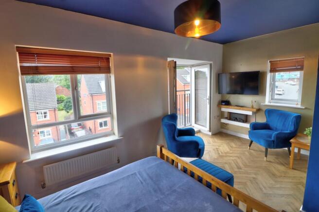 5 bed Semi-Detached for sale Image 8