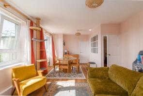 20, Ducie House, Springfield Grove, London SE7 7TP