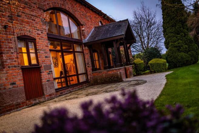 Hall Green Barn, 8 Cliff Road, Acton Bridge, Cheshire, CW8 3QY photo 4