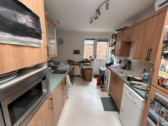 2 bed Apartment for sale Image 5