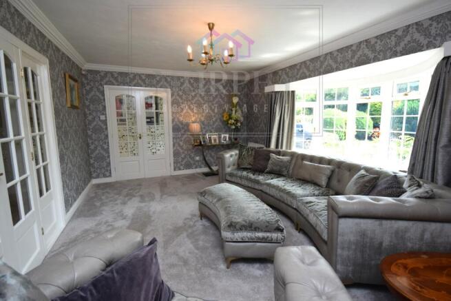 4 bed Detached Bungalow for sale Image 7