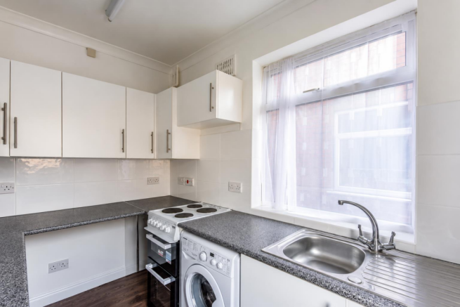 3 bed House to rent Image 3