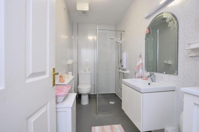 2 bed Flat for sale Image 6