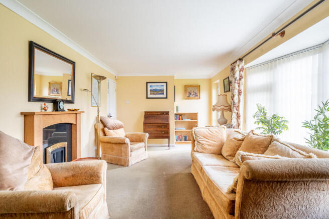 3 bed Bungalow for sale Image 2