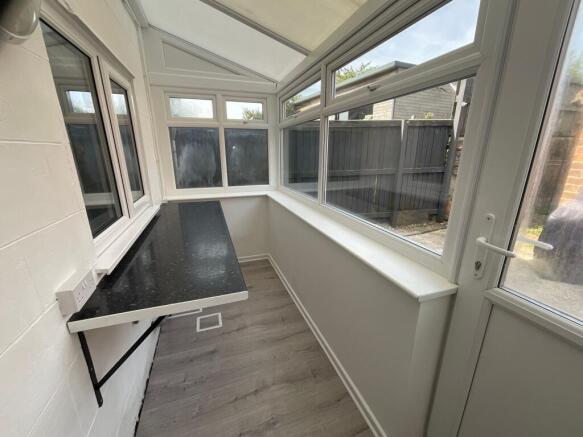 2 bed Terraced to rent Image 10
