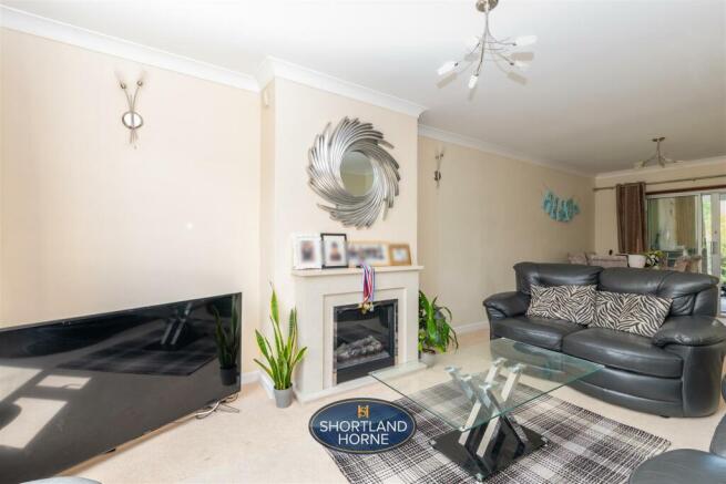LIVING ROOM 1.jpg