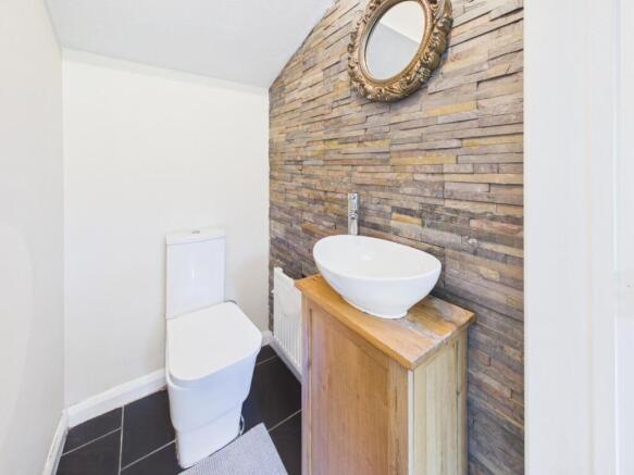 3 bed Town House for sale Image 6