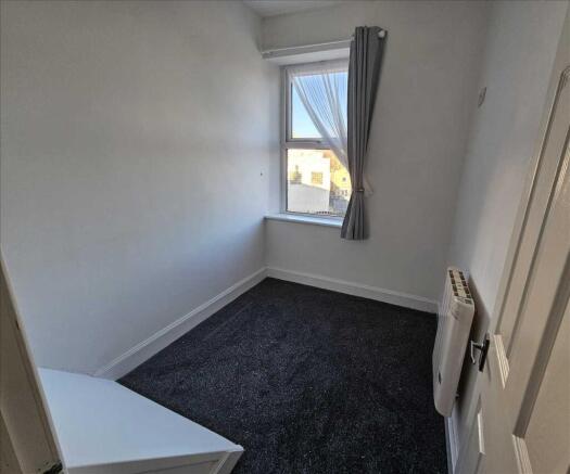 2 bed End of Terrace to rent Image 6