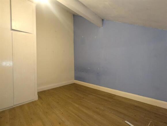 2 bed House for sale Image 6