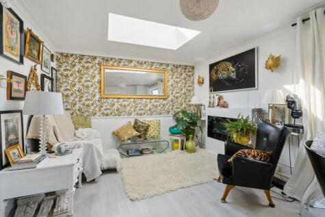 Tudor Court, Mill End, Rickmansworth, WD3
