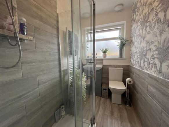 2 bed Semi-Detached Bungalow for sale Image 5