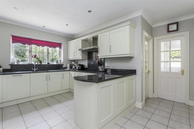 Kitchen/Breakfast Room