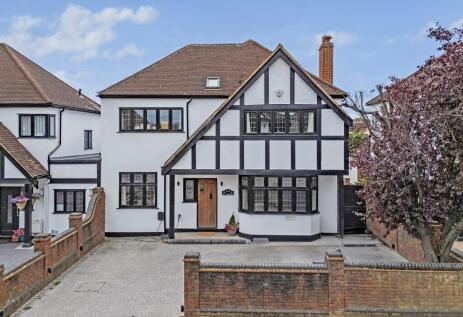 Squirrels Heath Road, Harold Wood, RM3