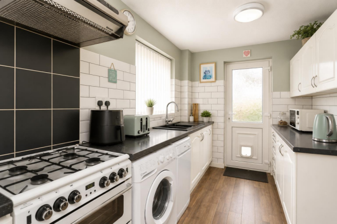 3 bed Semi-Detached for sale Image 5