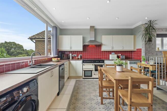 kitchen2.jpg