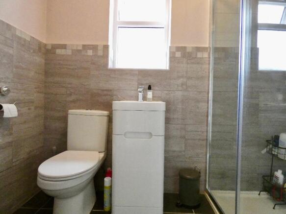 downstairs shower/WC