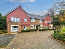 4, Watson Grove, Headley Road, Grayshott, Hindhead GU26 6FS