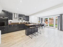 16, Saxon Close, Gloucester GL2 0TZ