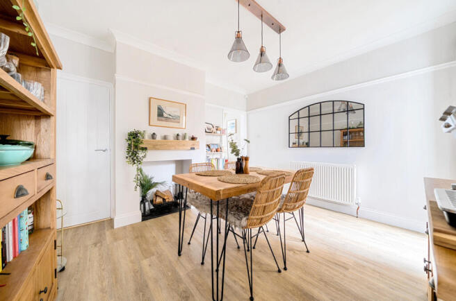 1375376-16-6908b5...